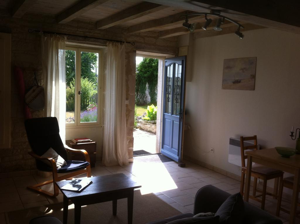 La Petite Maison Crezieres Zimmer foto